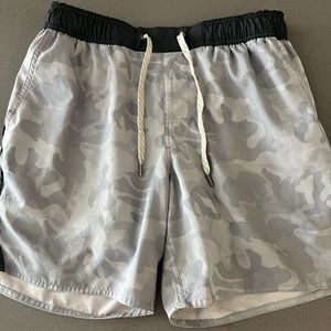 Vuori Trail Shorts - Platinum Camo